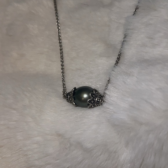 11-12MM Cultured Tahitian Pearl Rhodium over Sterling Silver 18 inch Necklace - Picture 4 of 5